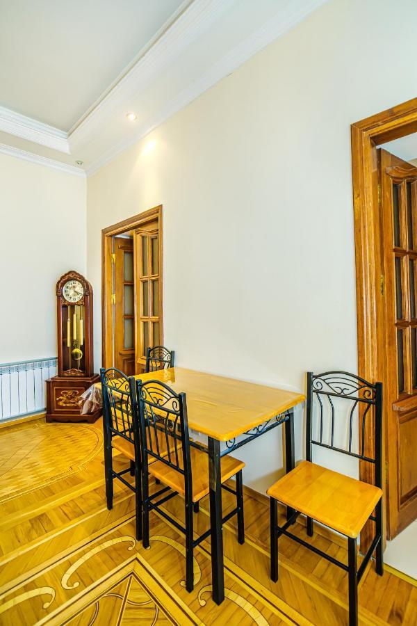 Garden View Apartment Baky Esterno foto